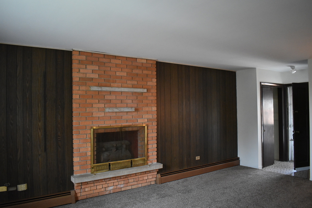 8435 S 81st Avenue - Photo 3