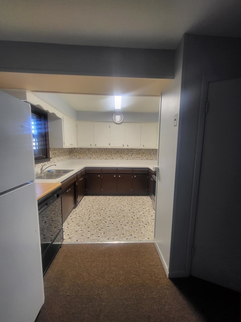8435 S 81st Avenue - Photo 11