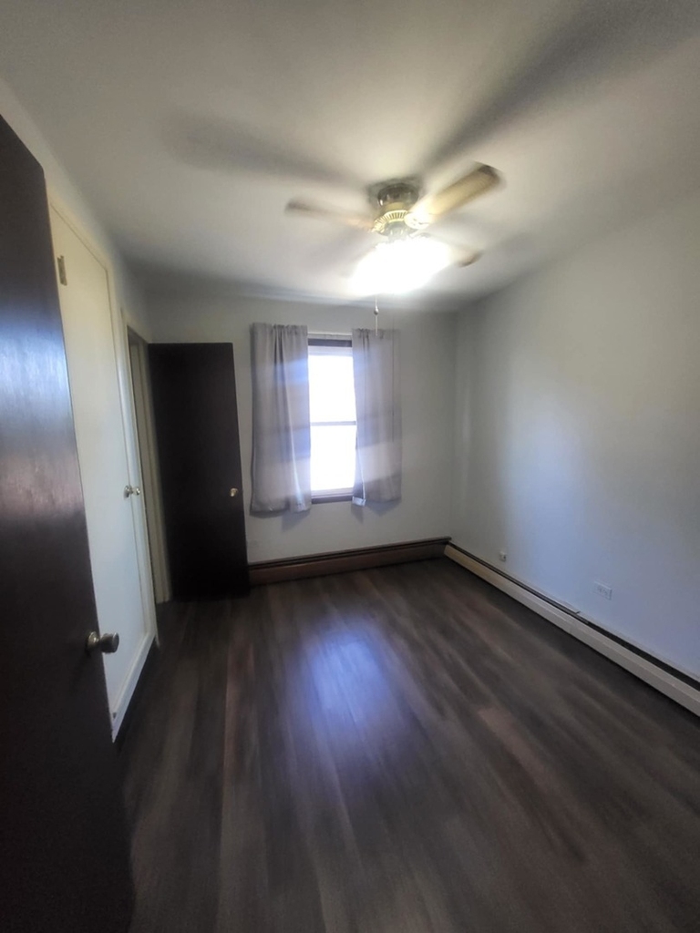 8435 S 81st Avenue - Photo 5