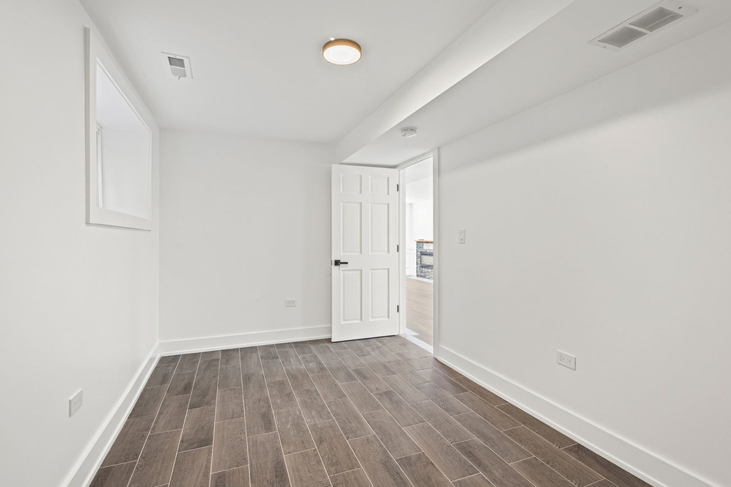 3934 N Sawyer Avenue - Photo 15