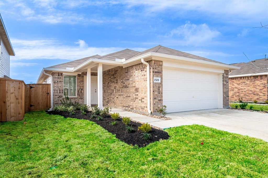 1508 Las Cuevas Drive - Photo 0