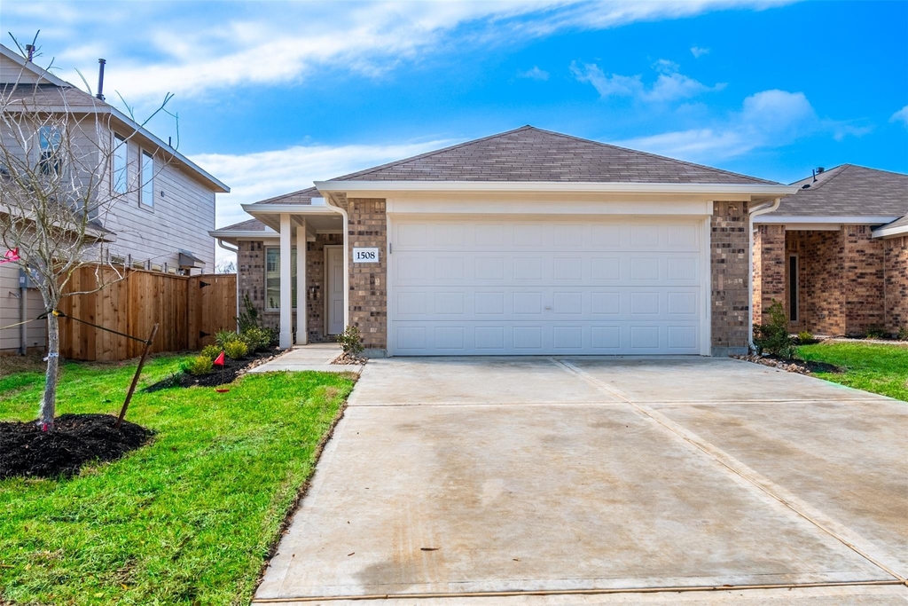 1508 Las Cuevas Drive - Photo 2