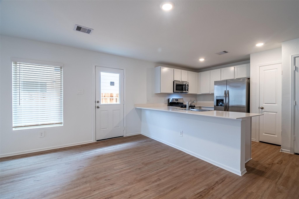 1508 Las Cuevas Drive - Photo 4