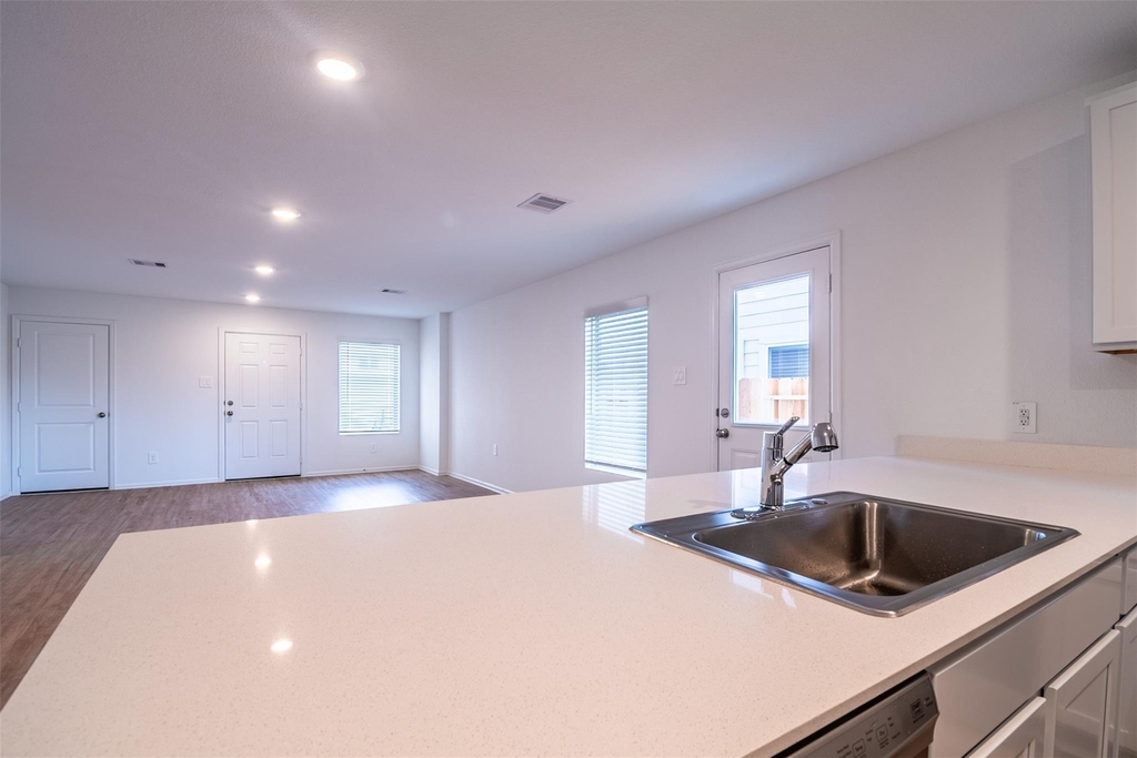 1508 Las Cuevas Drive - Photo 9
