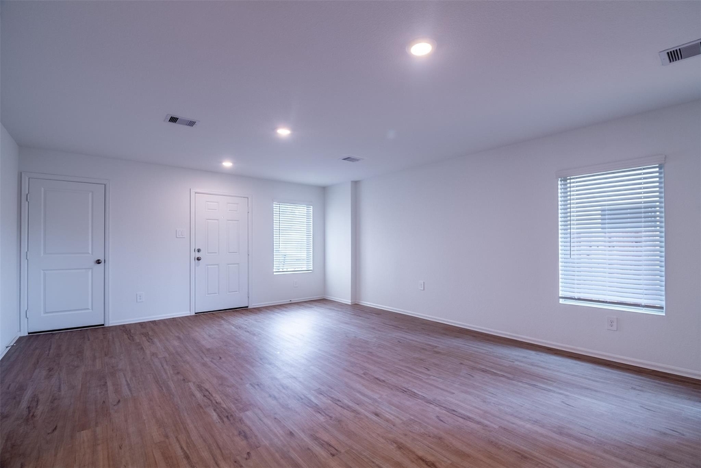 1508 Las Cuevas Drive - Photo 11
