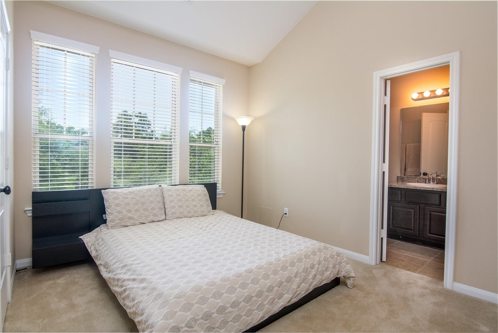 11 Cheswood Manor - Photo 20