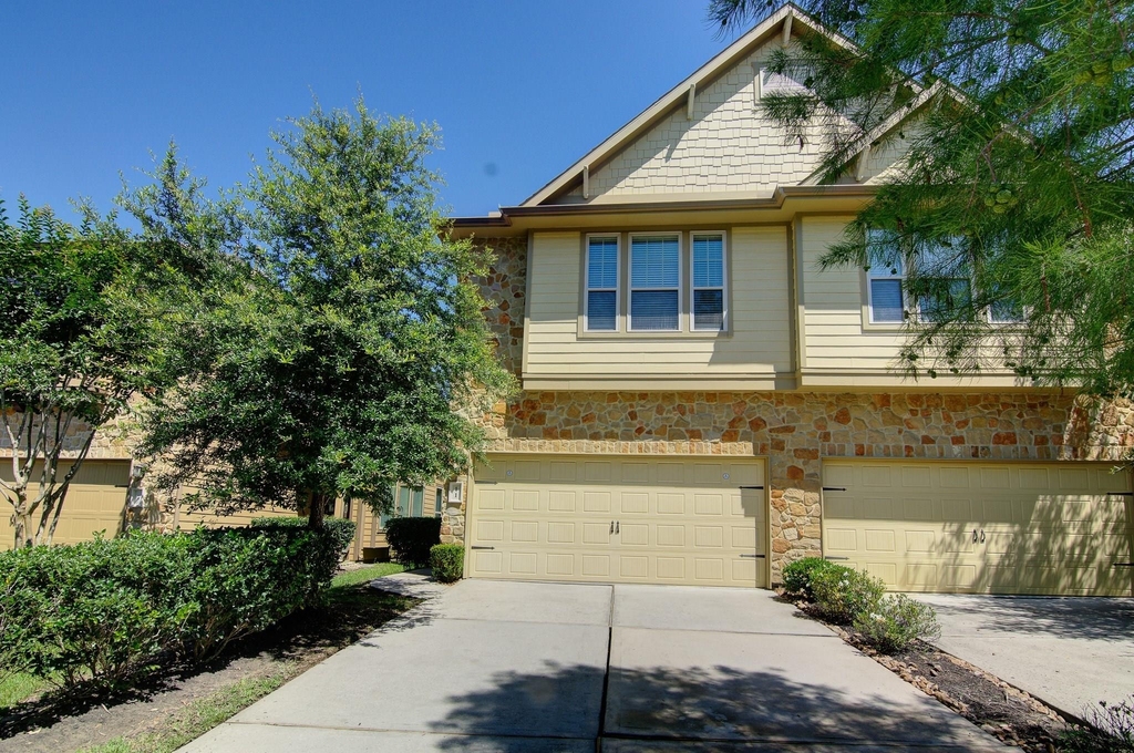 11 Cheswood Manor - Photo 2