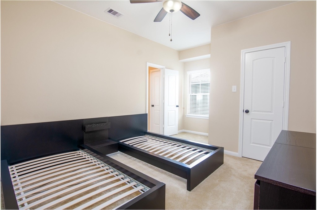 11 Cheswood Manor - Photo 21