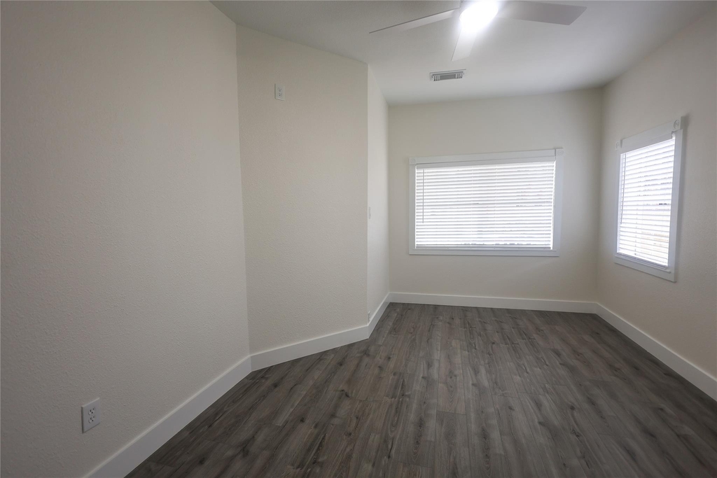 602 Higgins Street - Photo 26