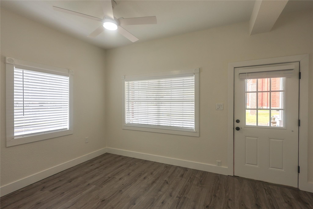 602 Higgins Street - Photo 4