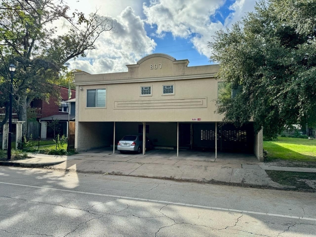 807 Heights Boulevard - Photo 0