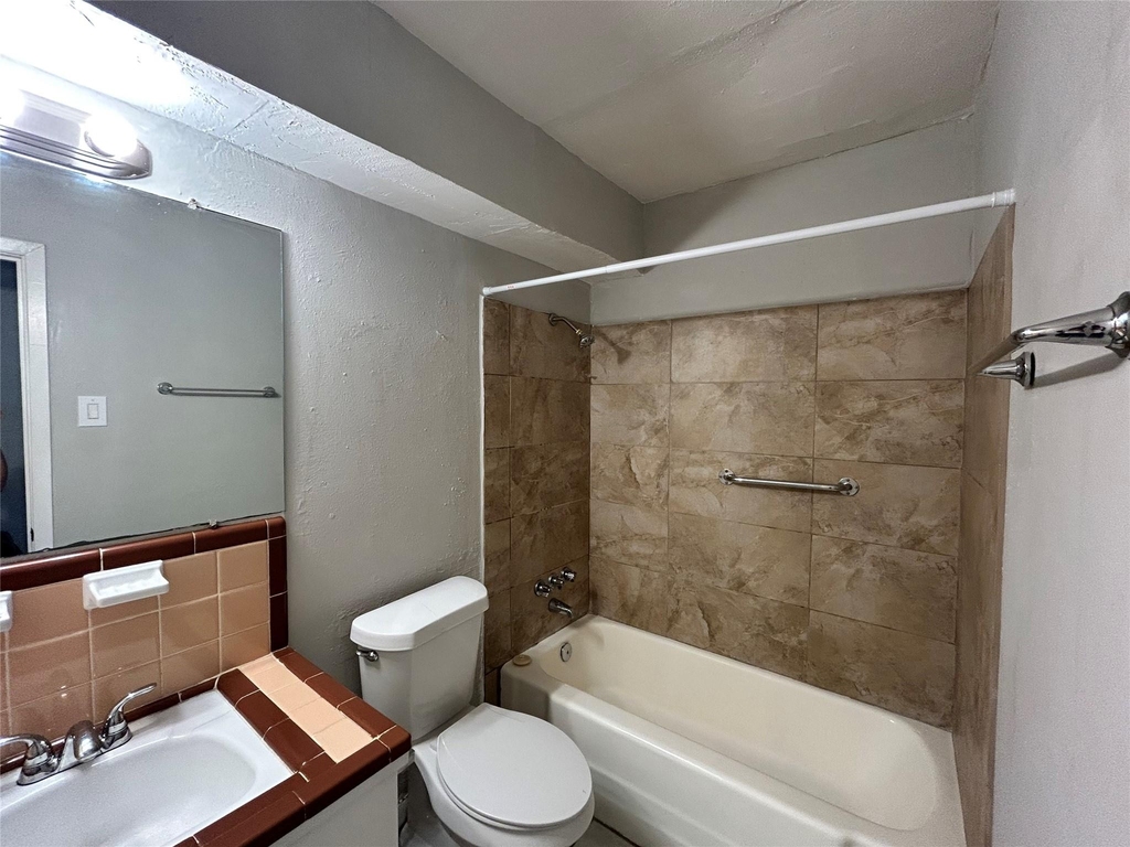 807 Heights Boulevard - Photo 5