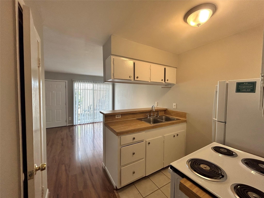 807 Heights Boulevard - Photo 4