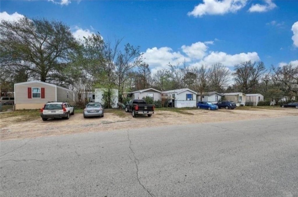401 S Woodson Street - Photo 0