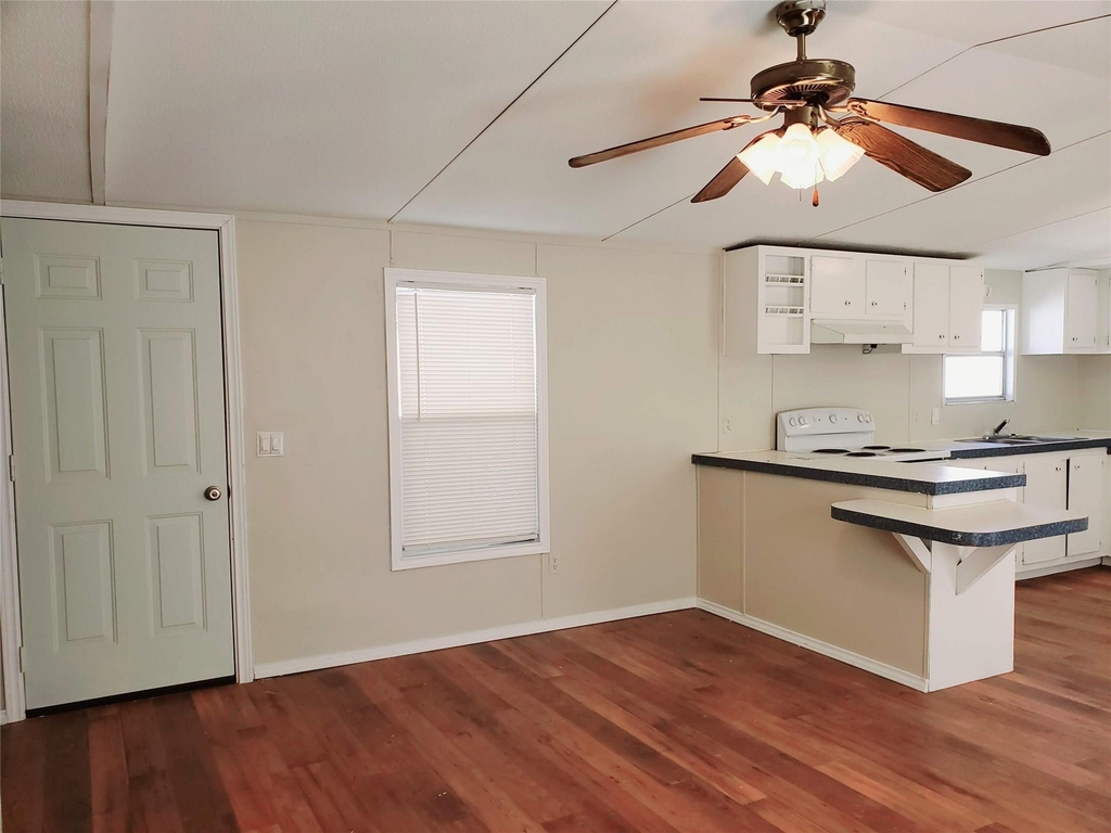 401 S Woodson Street - Photo 4
