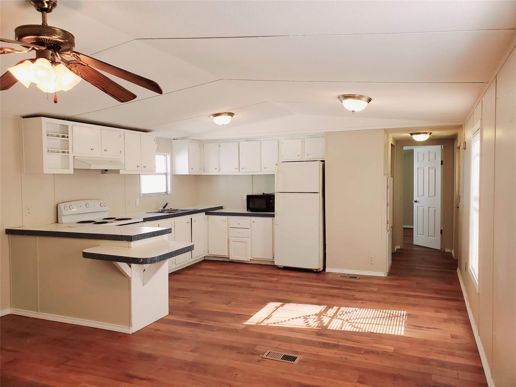 401 S Woodson Street - Photo 6