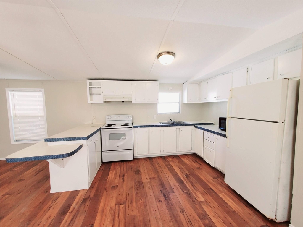 401 S Woodson Street - Photo 5