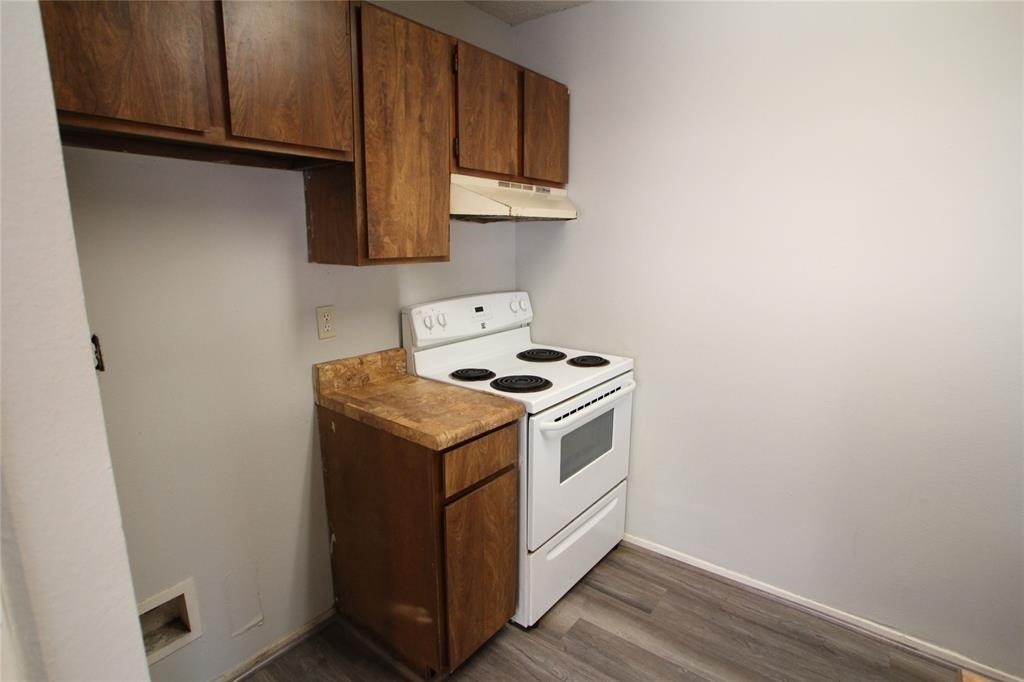 5422 Farley Drive - Photo 2