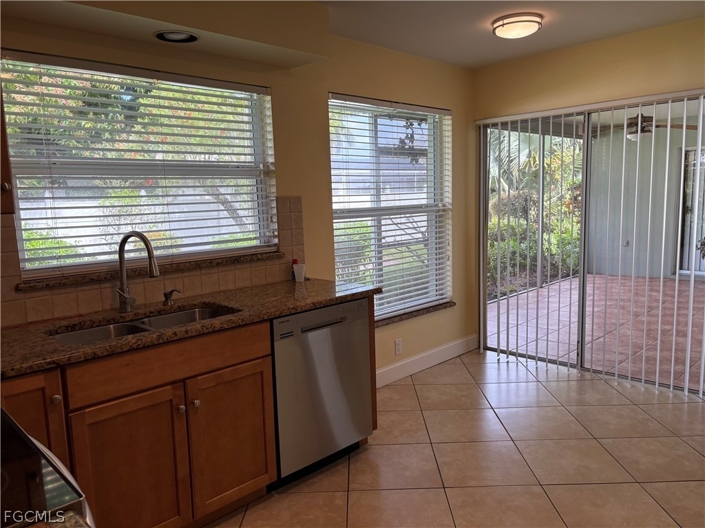 5652 Eichen Circle E - Photo 16