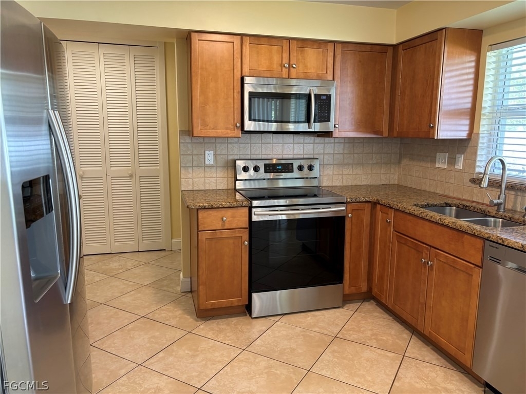 5652 Eichen Circle E - Photo 25