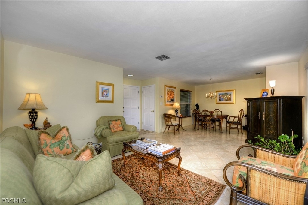 5652 Eichen Circle E - Photo 1