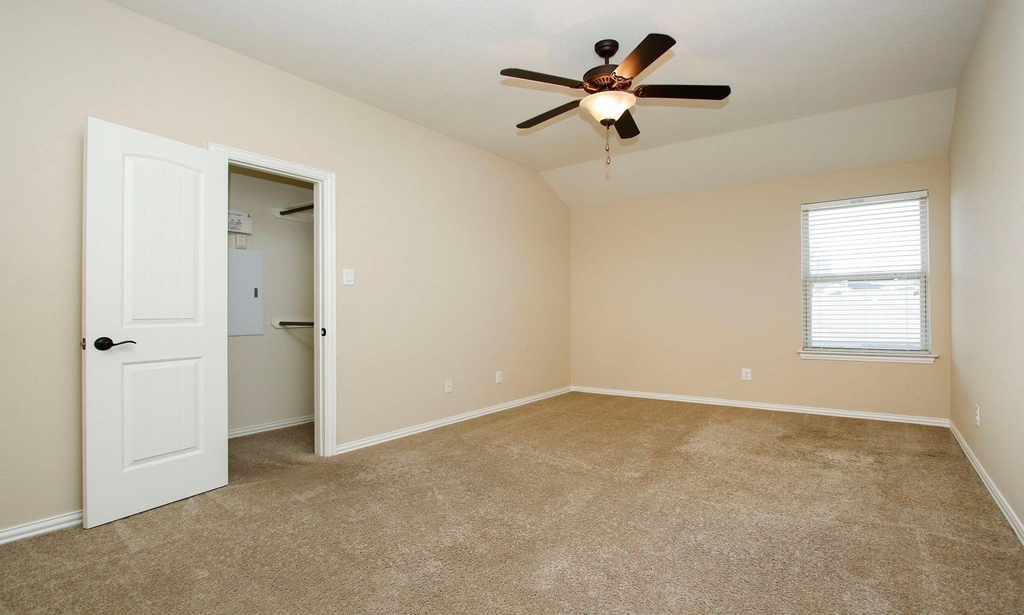 13827 Slate Mountain Lane - Photo 35