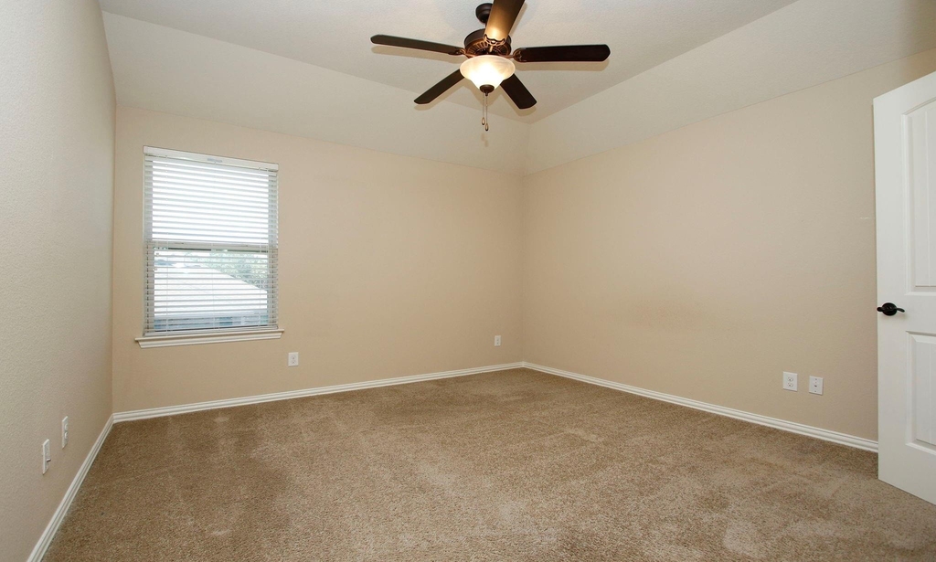 13827 Slate Mountain Lane - Photo 37