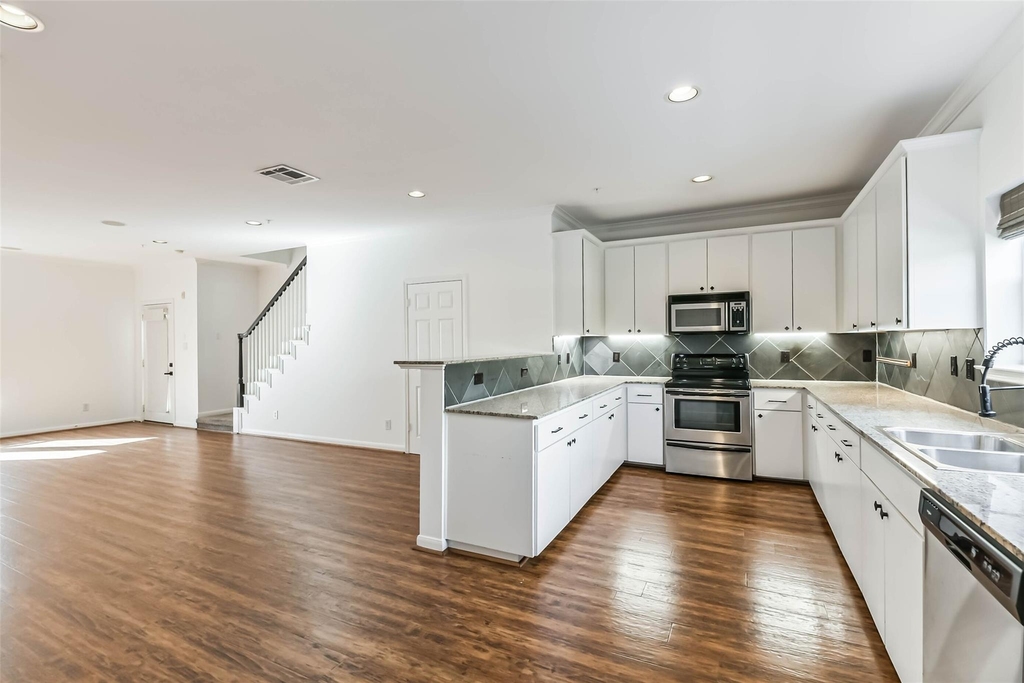 17 Waugh Drive - Photo 13