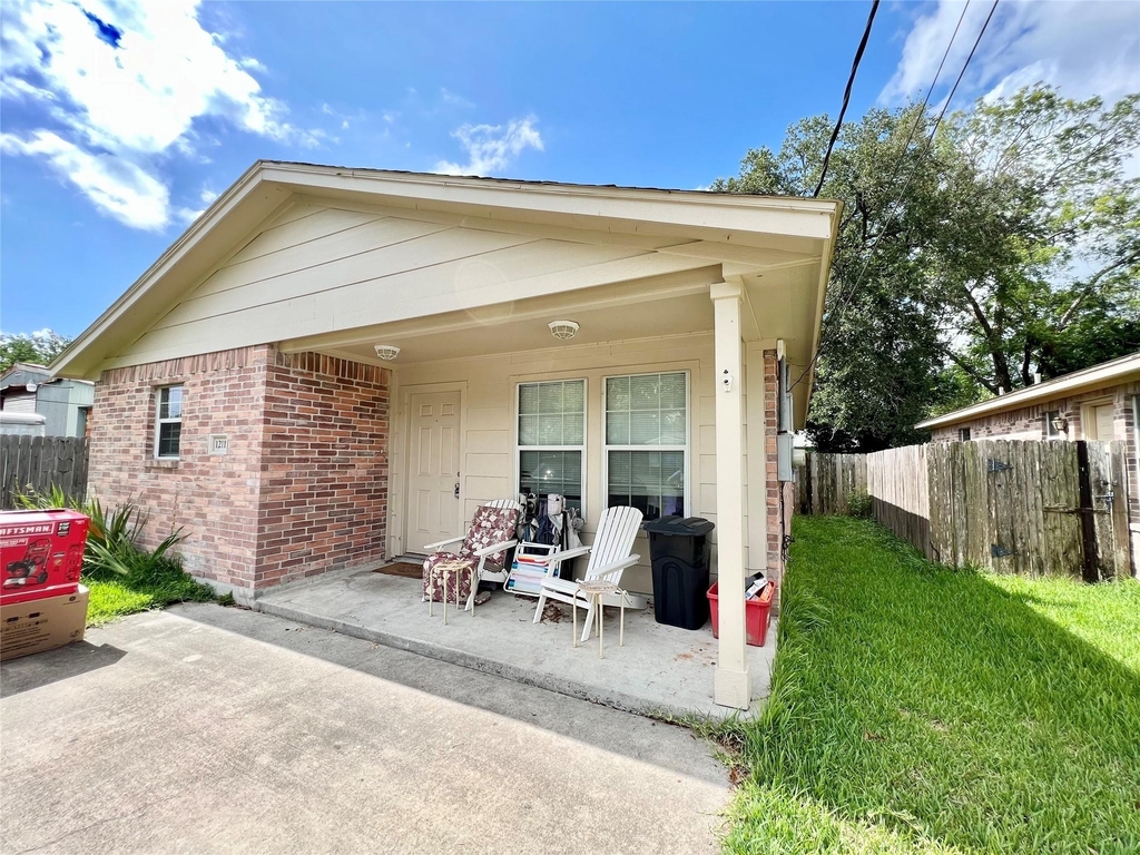 12117 11th Street - Photo 1