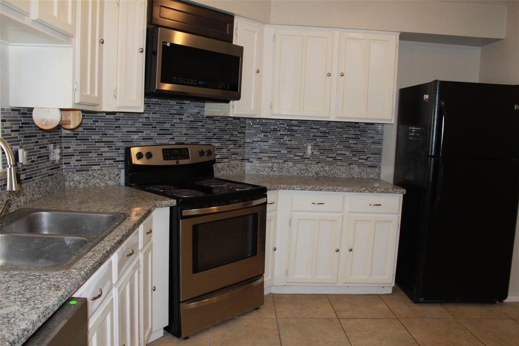 4406 Lost Lake Lane - Photo 13