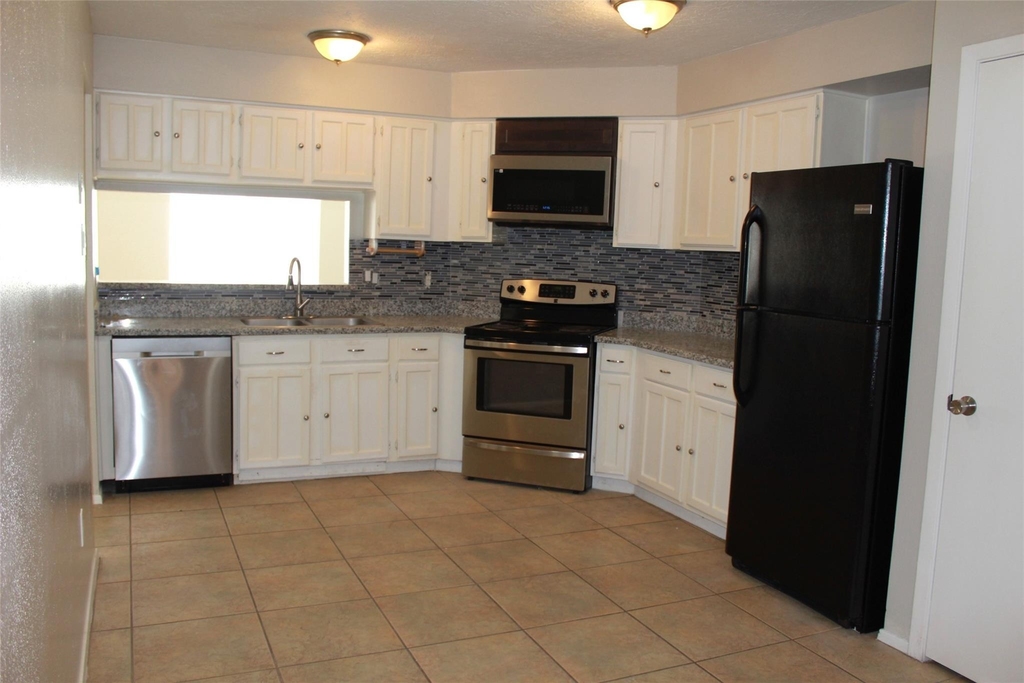 4406 Lost Lake Lane - Photo 12