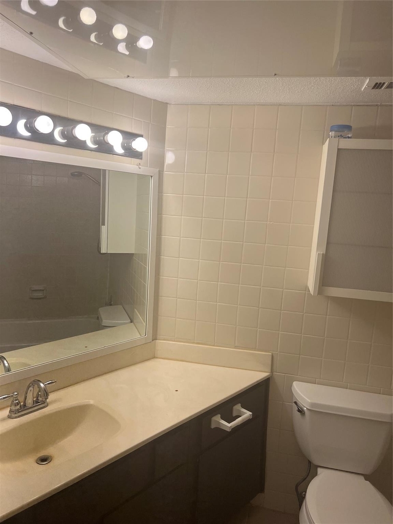 10811 Richmond Avenue - Photo 10