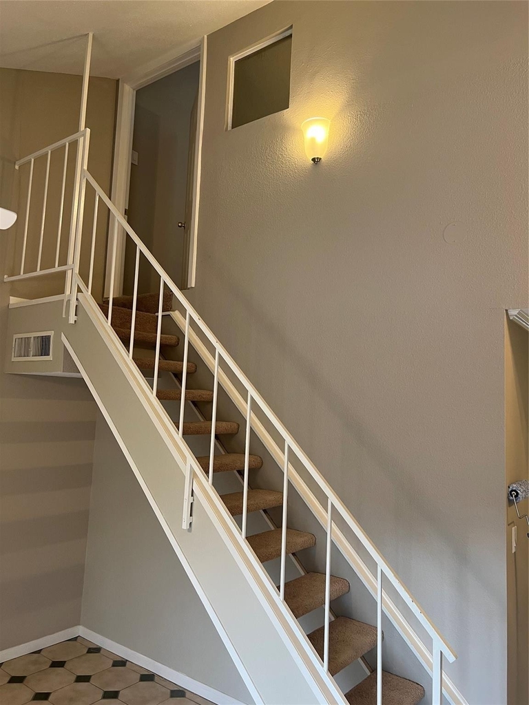 10811 Richmond Avenue - Photo 8