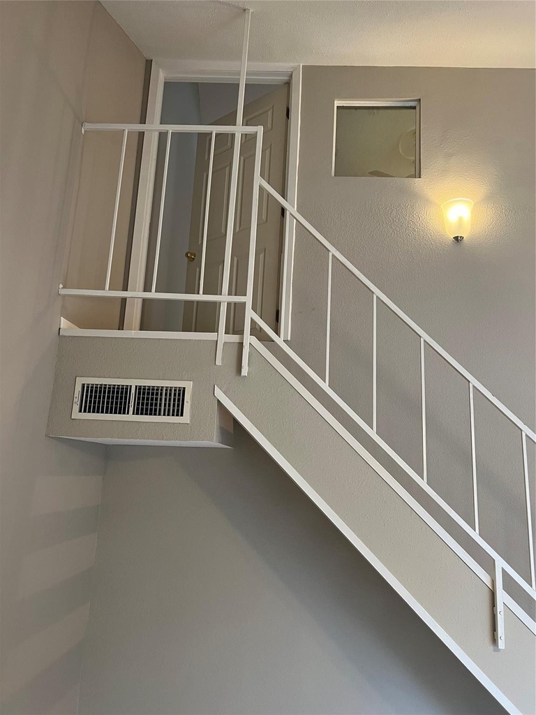 10811 Richmond Avenue - Photo 7