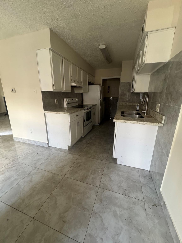12700 Leader Street - Photo 4