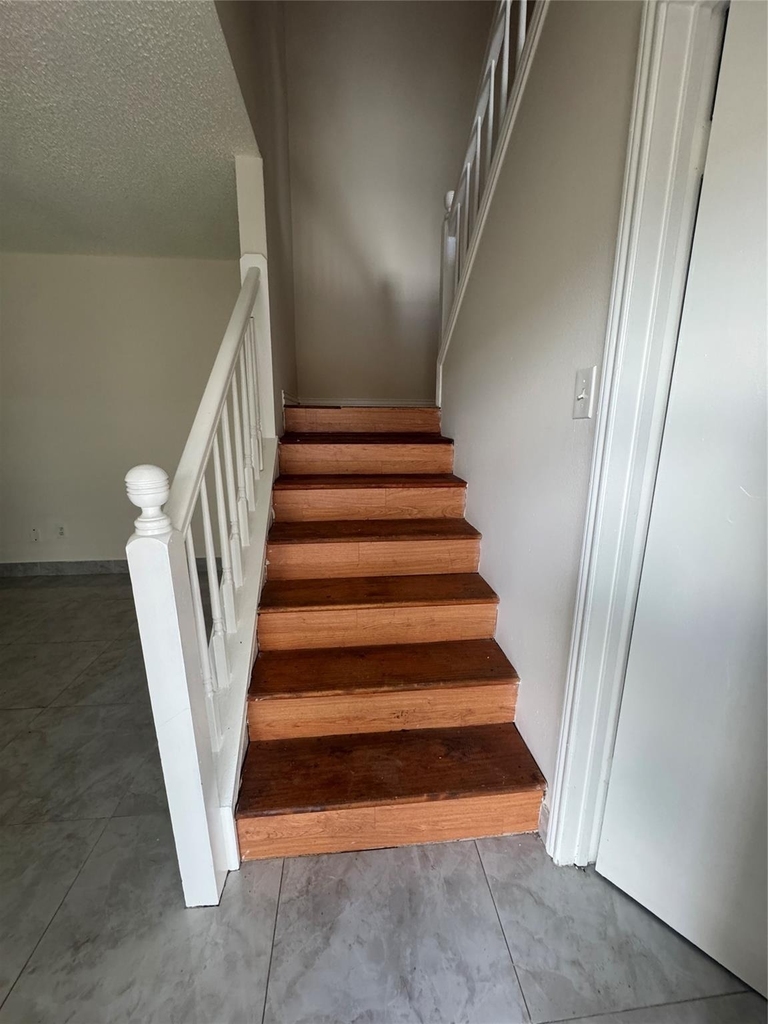 12700 Leader Street - Photo 4