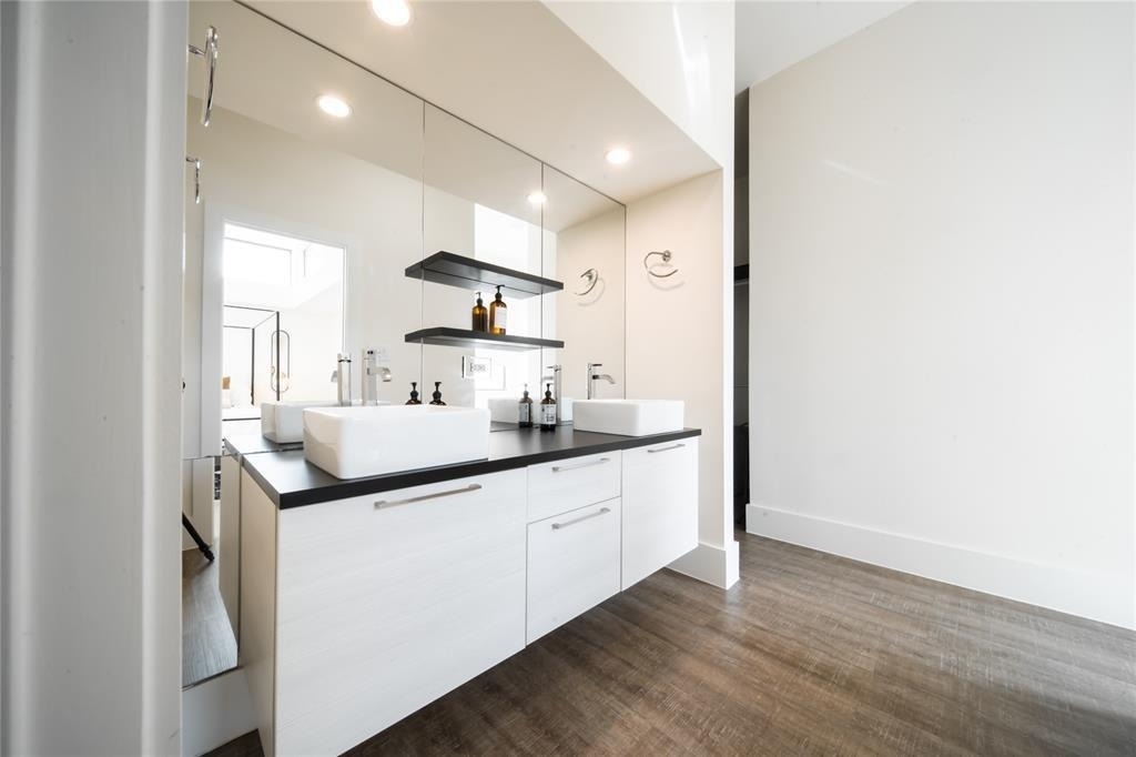 2212 Francis Street - Photo 22