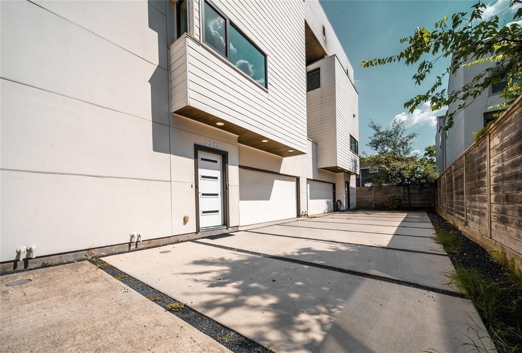 2212 Francis Street - Photo 34