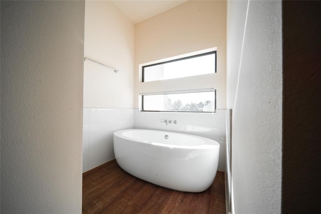 2212 Francis Street - Photo 23