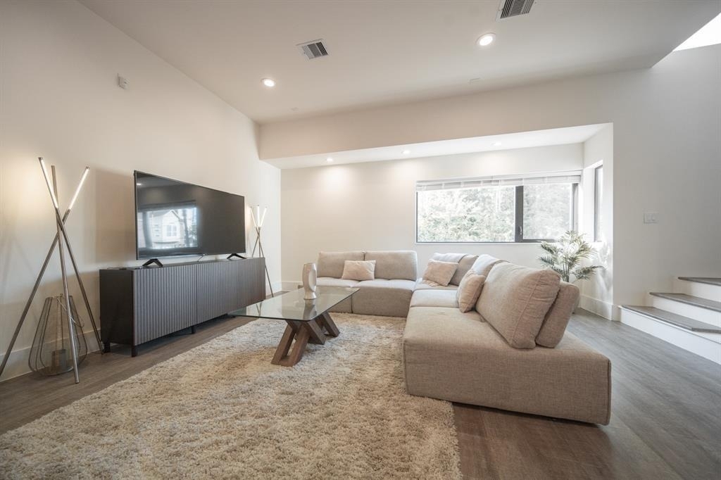 2212 Francis Street - Photo 8