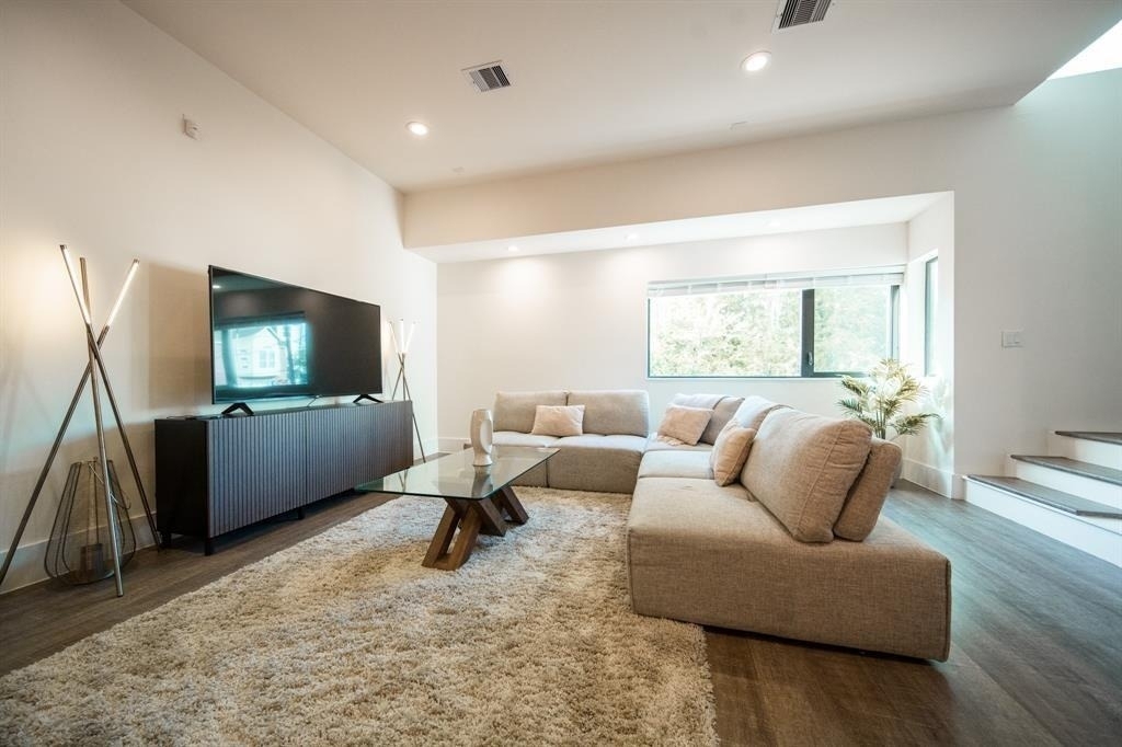 2212 Francis Street - Photo 4
