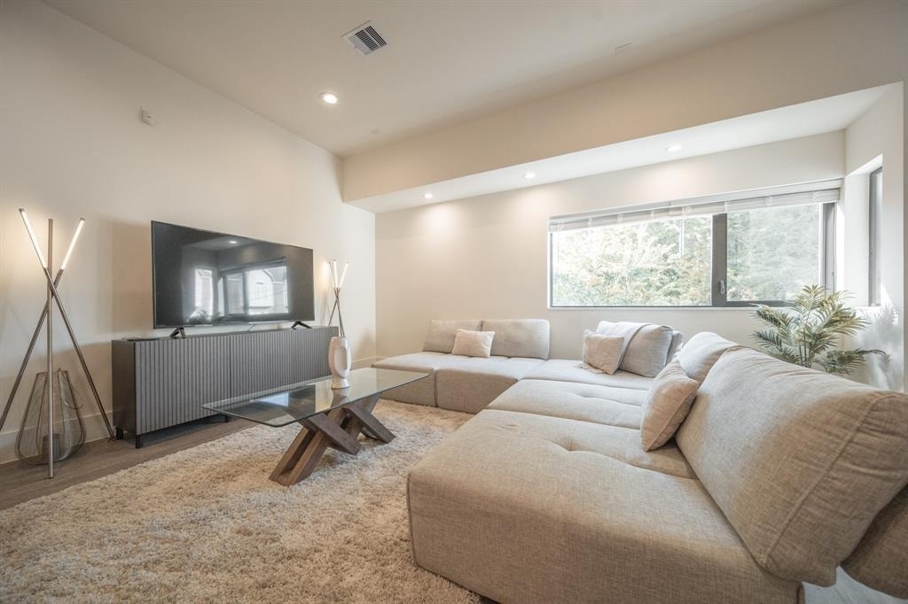 2212 Francis Street - Photo 11