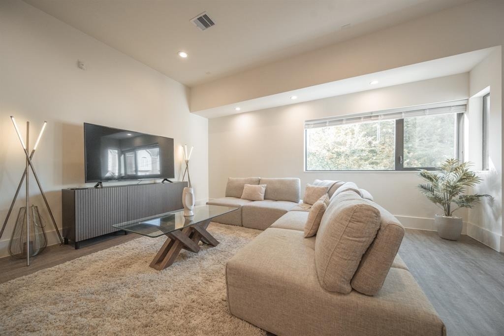 2212 Francis Street - Photo 3