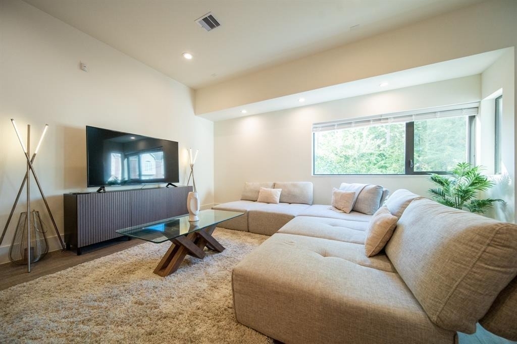 2212 Francis Street - Photo 9