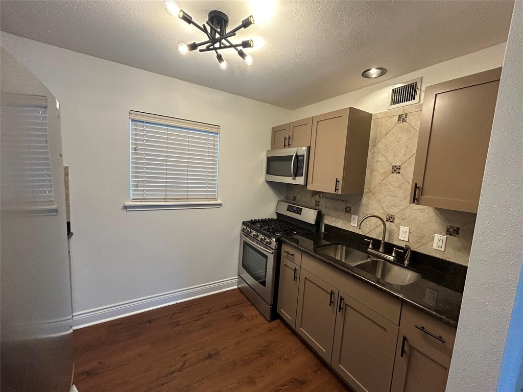 5612 Grover Avenue - Photo 11