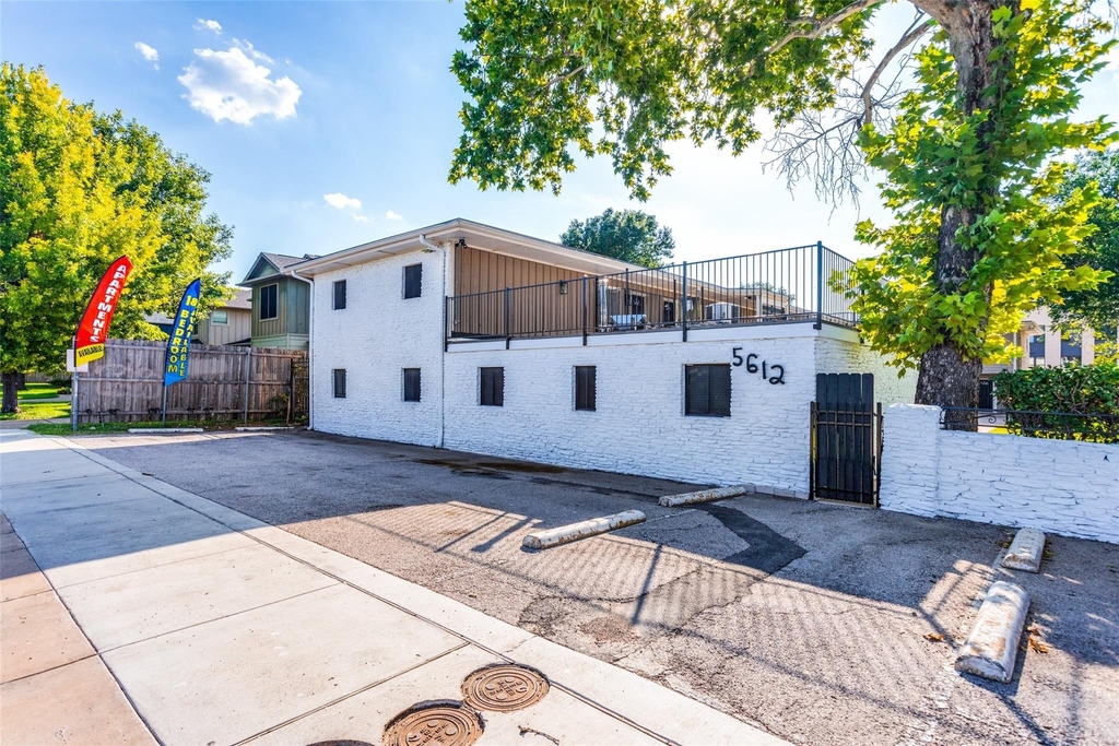 5612 Grover Avenue - Photo 9
