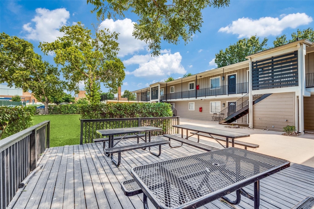 5612 Grover Avenue - Photo 7