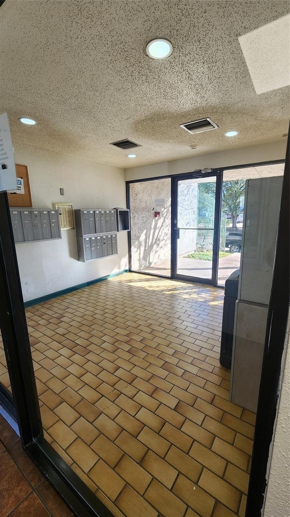 2818 S Bartell Drive - Photo 5