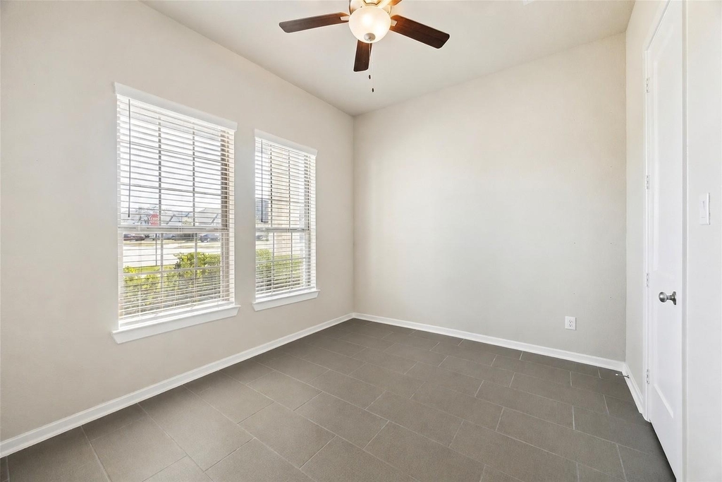 29634 Sterling Knoll Drive - Photo 2
