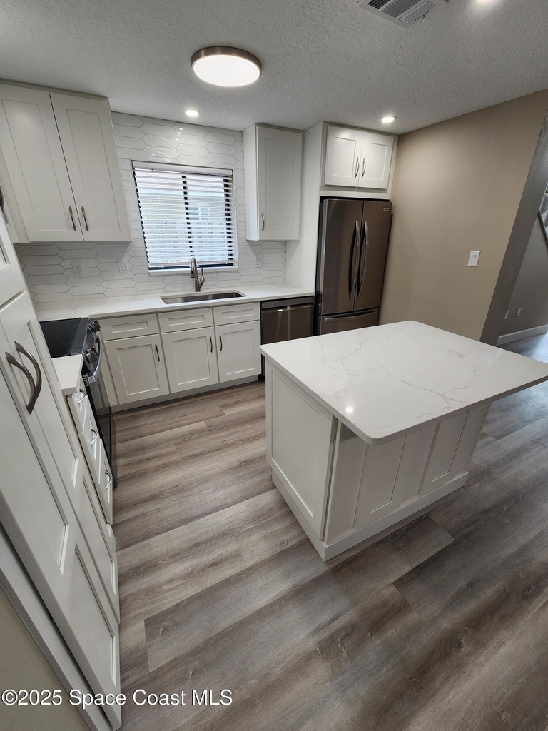 304 Wilson Avenue - Photo 8